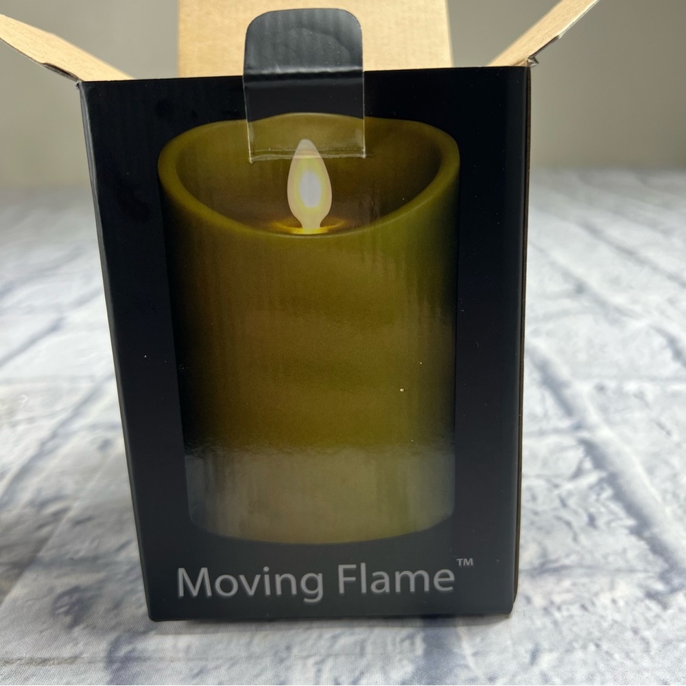 Moving Flame LED Long Life Candle - Picture 5 of 7